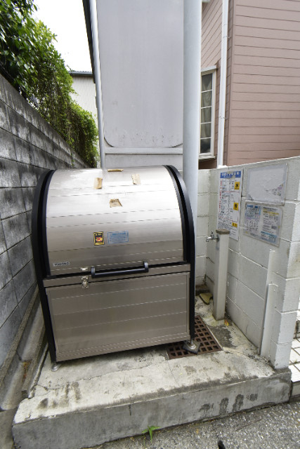 ��ʌ��������܎s��΋���q�P���ڂ̃A�p�[�g�̂��̑�