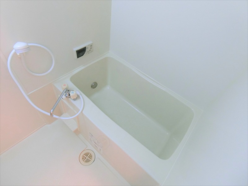 ��ʌ������s�����R���ڂ̃A�p�[�g�̃o�X