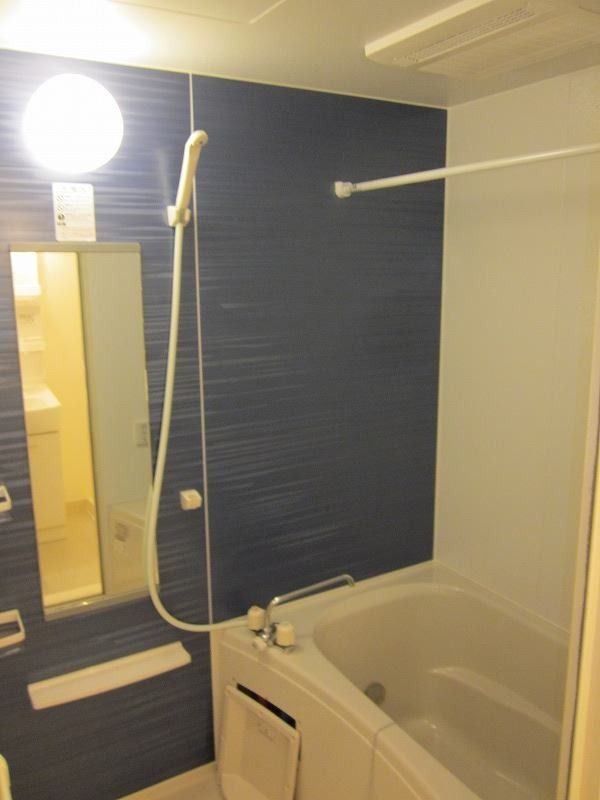 ��ʌ��@�c�s����P���ڂ̃A�p�[�g�̃o�X