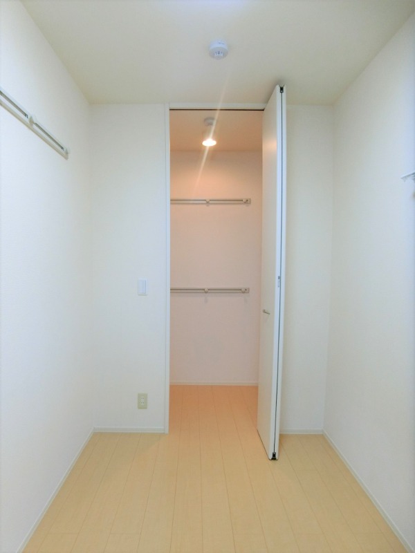 ��ʌ������s�����R���ڂ̃A�p�[�g�̂��̑�