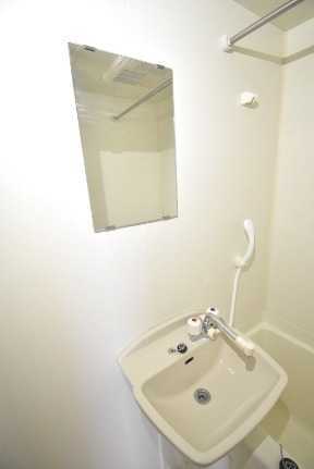 ��ʌ��������܎s��{��O���P���ڂ̃A�p�[�g�̐��ʏ�