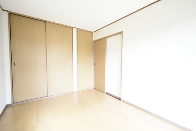 ��ʌ�����s�厚�����̃A�p�[�g�̂��̑������E�X�y�[�X