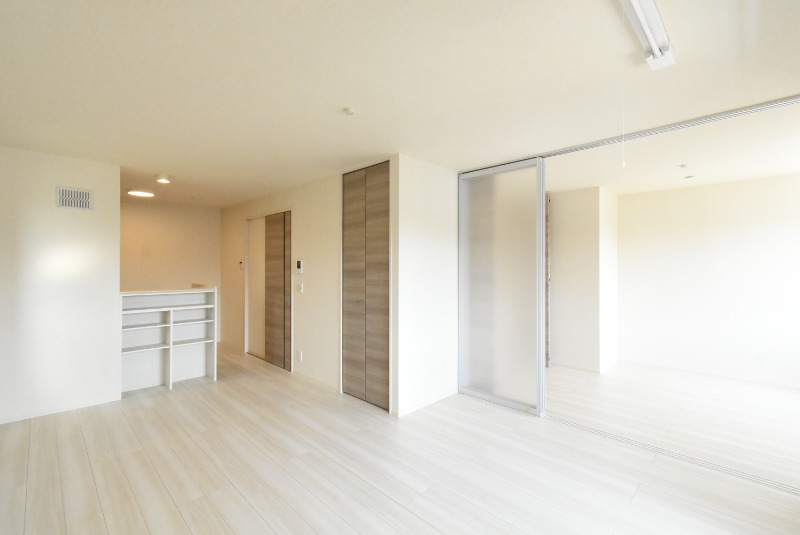 ��ʌ��������܎s���搼��{�P���ڂ̃A�p�[�g�̋��ԁE���r���O