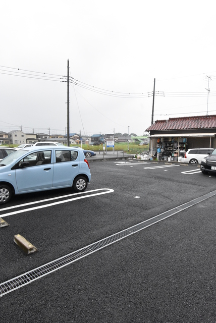 ��ʌ��������܎s����厚����{���̃A�p�[�g�̒��ԏ�