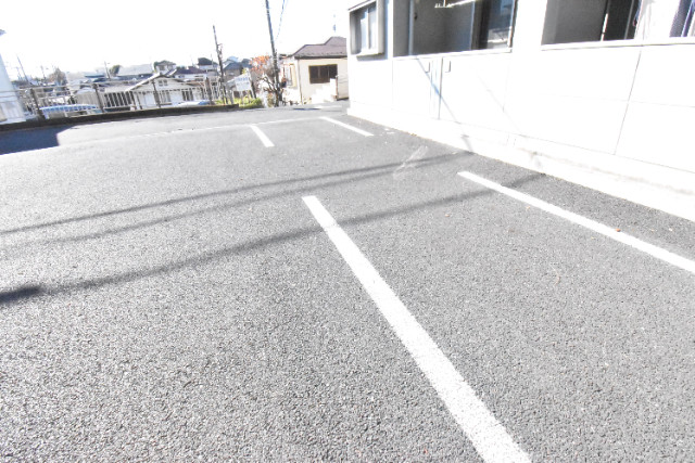 ��ʌ��������܎s�΋擌�Y�a�W���ڂ̃}���V�����̒��ԏ�