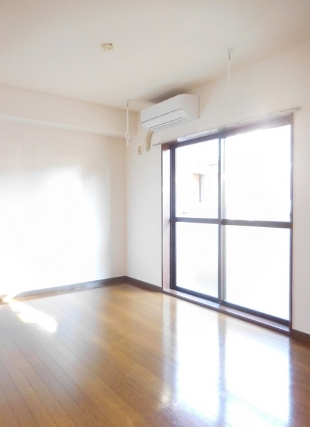 ��ʌ��������܎s����O���U���ڂ̃}���V�����̋��ԁE���r���O