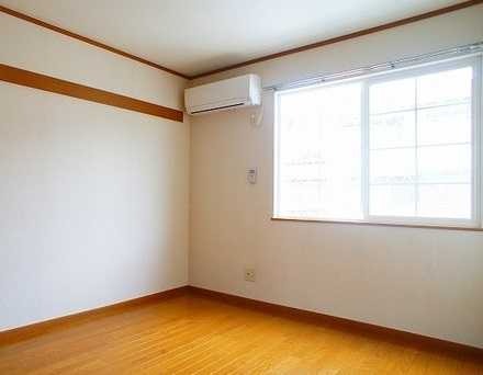 ��ʌ�����s���R�Q���ڂ̃A�p�[�g�̋��ԁE���r���O