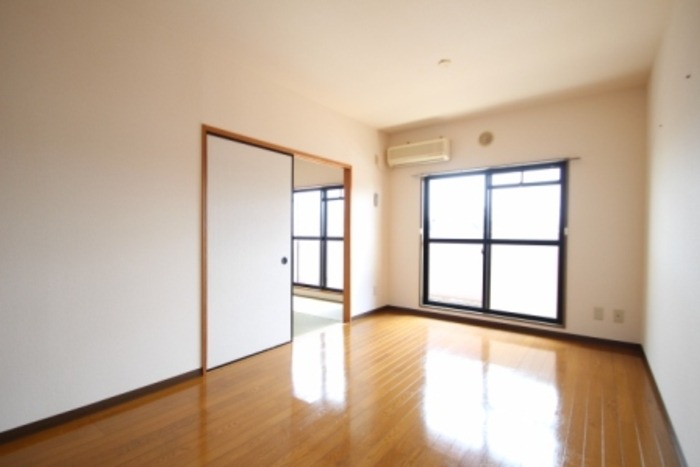 ��ʌ��������܎s�k��{�����̃}���V�����̋��ԁE���r���O