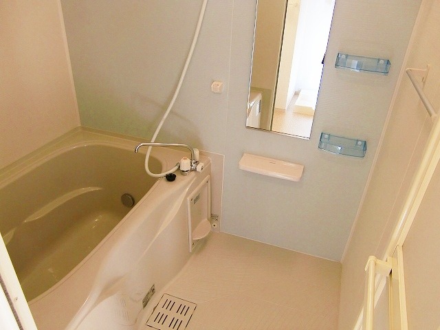 ��ʌ��������܎s��΋搼���R���ڂ̃A�p�[�g�̃o�X