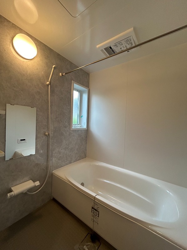 ��ʌ��������܎s����厚�w��̃e���X�n�E�X�̃o�X