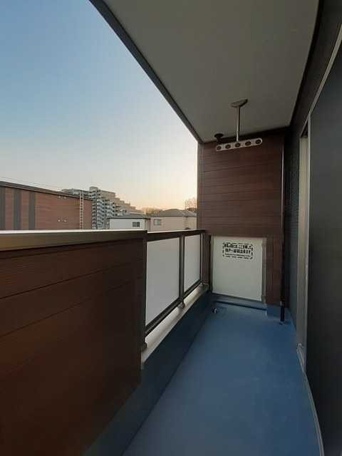 ��ʌ��������܎s������[��P���ڂ̃A�p�[�g�̃o���R�j�[