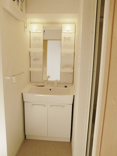 ��ʌ��������܎s��΋搼���R���ڂ̃A�p�[�g�̐��ʏ�