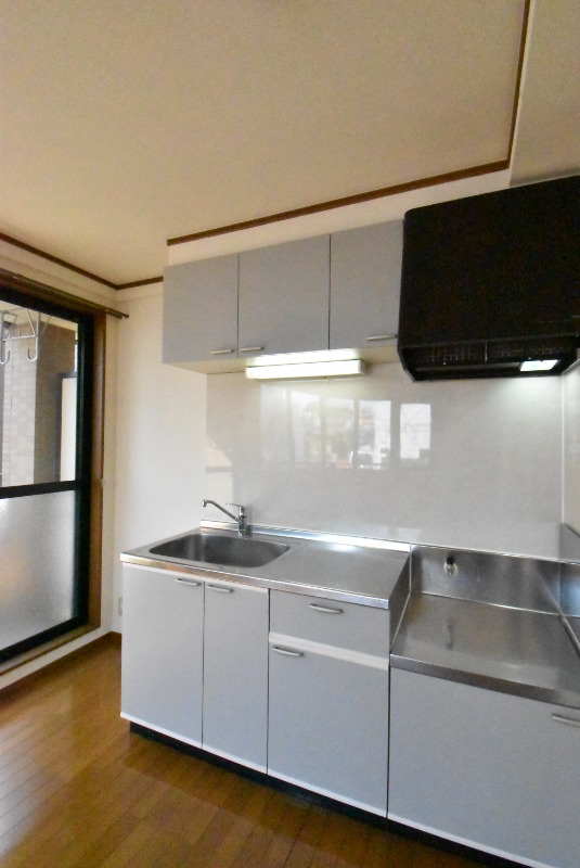 ��ʌ�����s�厚���̃}���V�����̃L�b�`��