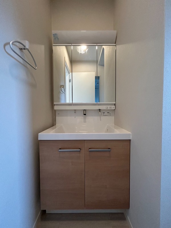 ��ʌ��������܎s����厚�w��̃e���X�n�E�X�̐��ʏ�