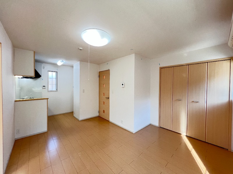 ��ʌ�����s������R���ڂ̃A�p�[�g�̋��ԁE���r���O