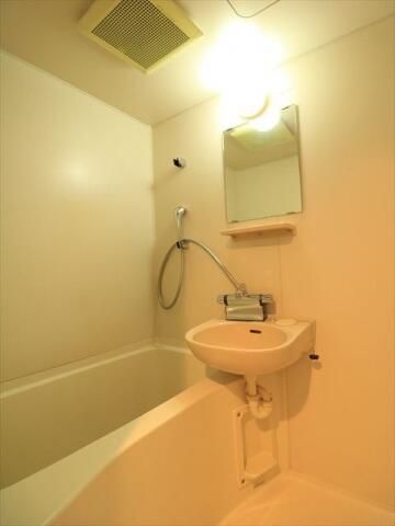 ��ʌ��������܎s�k��y�C���Q���ڂ̃}���V�����̃o�X