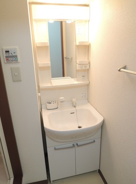 ��ʌ��������܎s��΋搼���̃A�p�[�g�̐��ʏ�