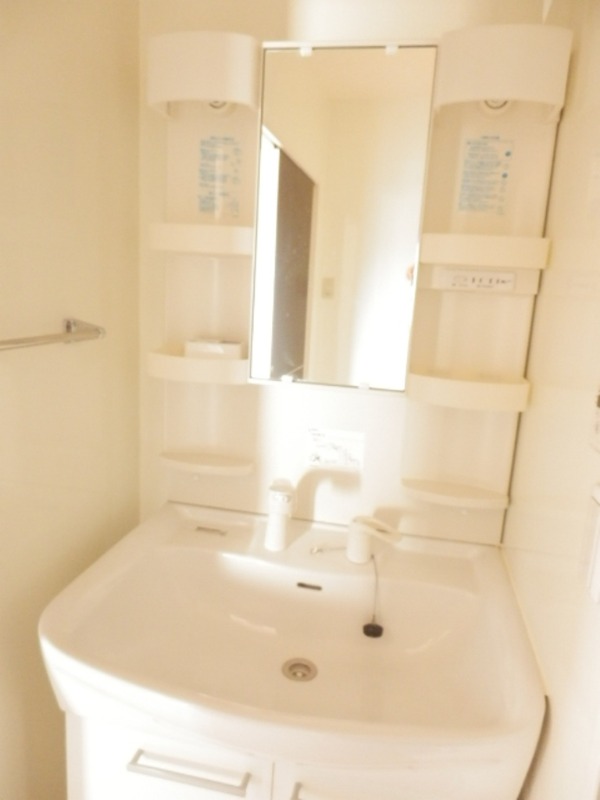 ��ʌ��������܎s�k��y�C���Q���ڂ̃A�p�[�g�̐��ʏ�