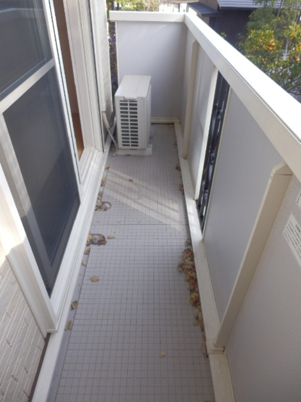 ��ʌ��������܎s�k��y�C���Q���ڂ̃A�p�[�g�̃o���R�j�[