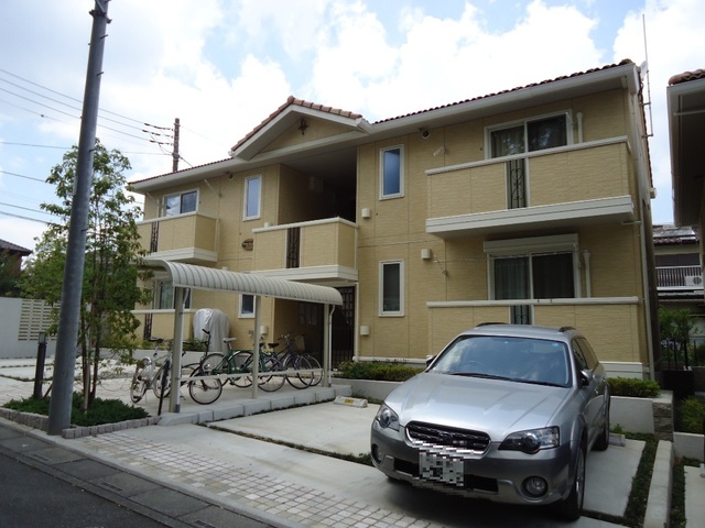 ��ʌ��������܎s�k��y�C���Q���ڂ̃A�p�[�g�̒��ԏ�