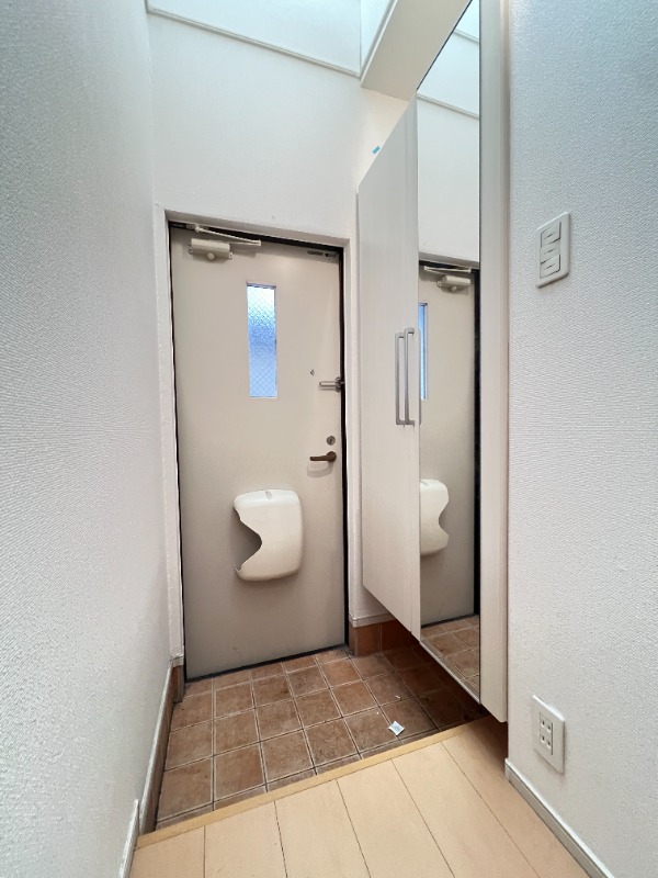 ��ʌ�����s������R���ڂ̃A�p�[�g�̌���