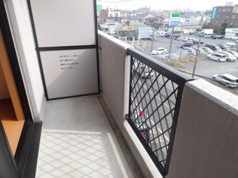 ��ʌ��������܎s��{��O���Q���ڂ̃}���V�����̃o���R�j�[