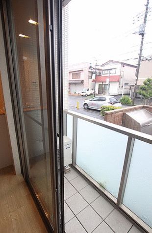 ��ʌ�����s����T���ڂ̃A�p�[�g�̃o���R�j�[