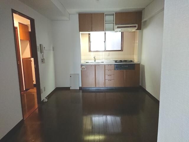 ��ʌ��������܎s�������a�c���Q���ڂ̃}���V�����̋��ԁE���r���O