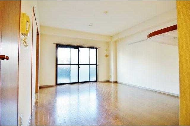 ��ʌ��z�J�s�����P���ڂ̃}���V�����̋��ԁE���r���O