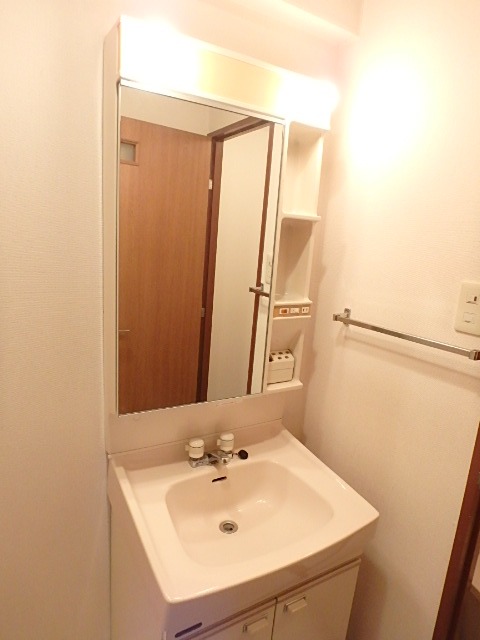 ��ʌ��������܎s�������a�c���Q���ڂ̃}���V�����̐��ʏ�