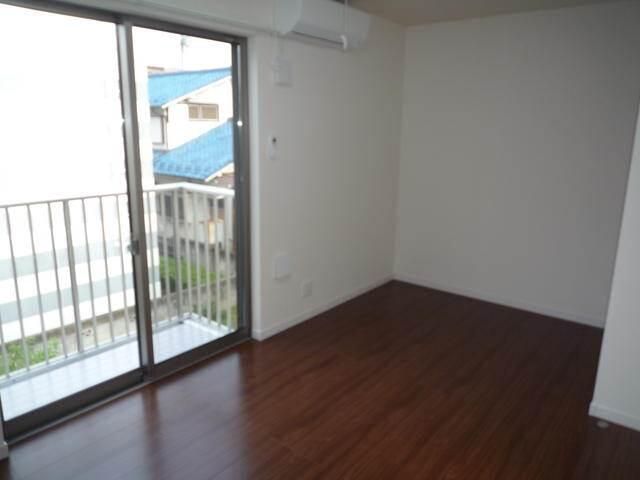 ��ʌ�����s�����P���ڂ̃A�p�[�g�̋��ԁE���r���O