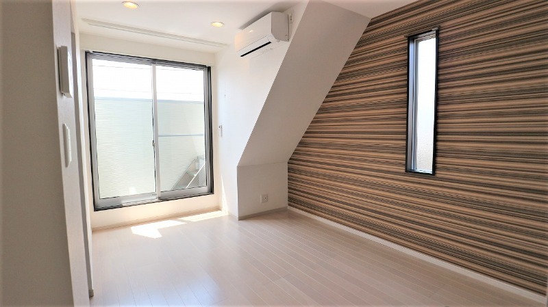 ��ʌ��z�J�s�z���J�{���̃A�p�[�g�̋��ԁE���r���O