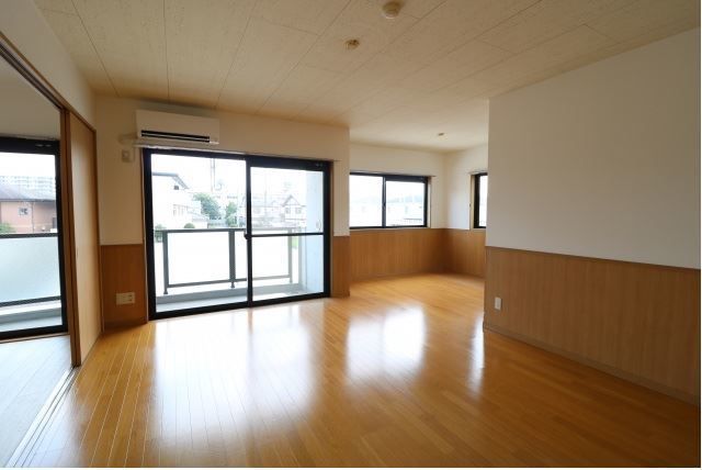 ��ʌ��������܎s�����擌��{�V���ڂ̃}���V�����̋��ԁE���r���O