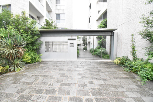 ��ʌ��������܎s�Y�a��̉ƂU���ڂ̃}���V�����̃G���g�����X