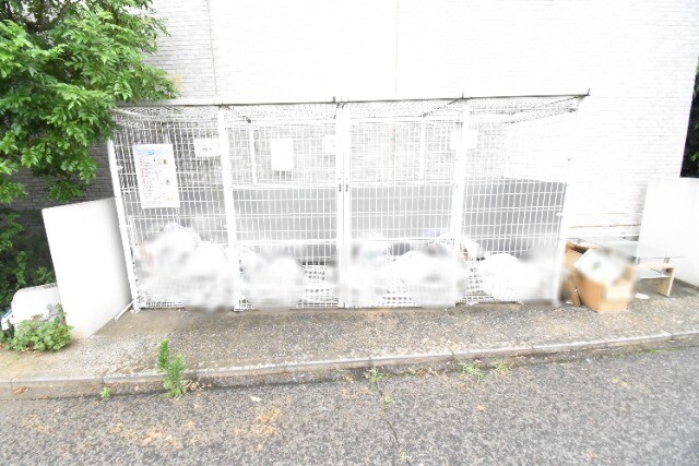 ��ʌ��������܎s�Y�a��̉ƂU���ڂ̃}���V�����̂��̑�