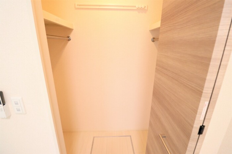 ��ʌ������s�ٓV�P���ڂ̃A�p�[�g�̎��[