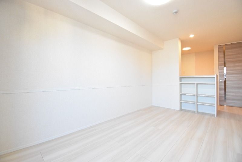 ��ʌ��z�J�s�{�{���R���ڂ̃A�p�[�g�̋��ԁE���r���O