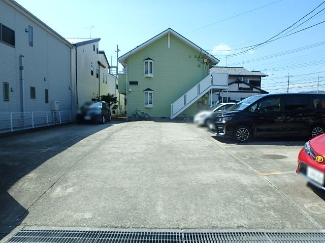 ��ʌ��������܎s������厚�@���̃A�p�[�g�̒��ԏ�