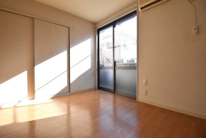 ��ʌ��������܎s�k��{�����̃A�p�[�g�̋��ԁE���r���O