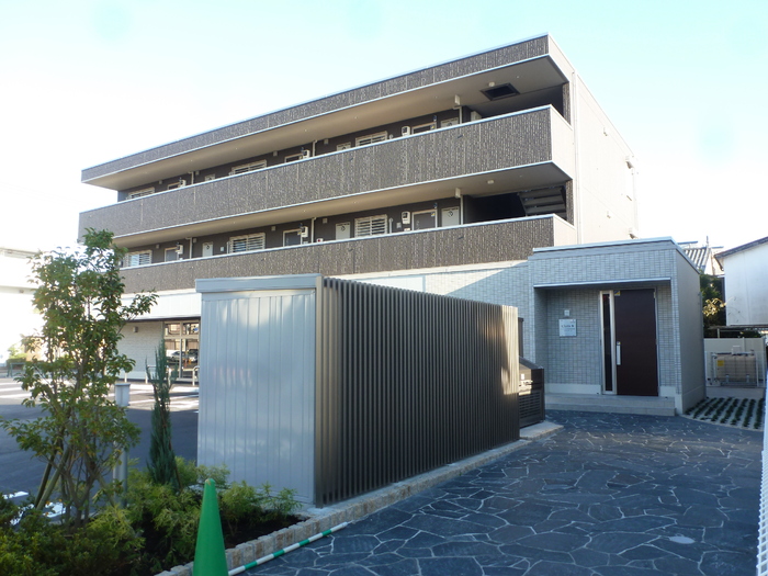 ��ʌ�����s�핽�Q���ڂ̃A�p�[�g�̌����O��