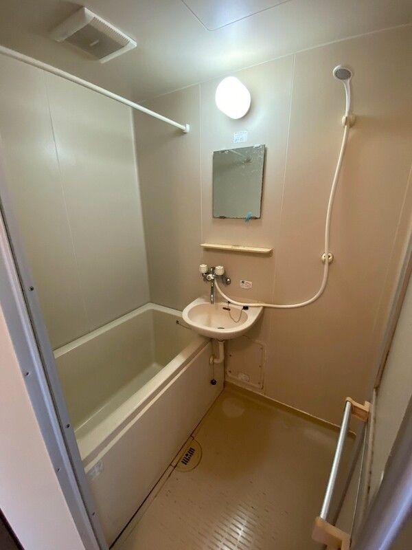 ��ʌ��������܎s�����扺�����S���ڂ̃A�p�[�g�̃o�X