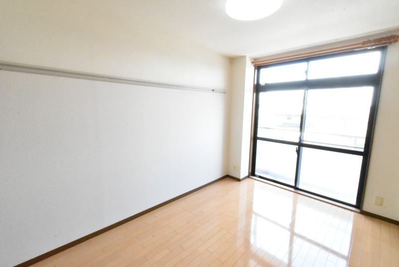 ��ʌ�����s�씵���J�U���ڂ̃}���V�����̋����E���r���O