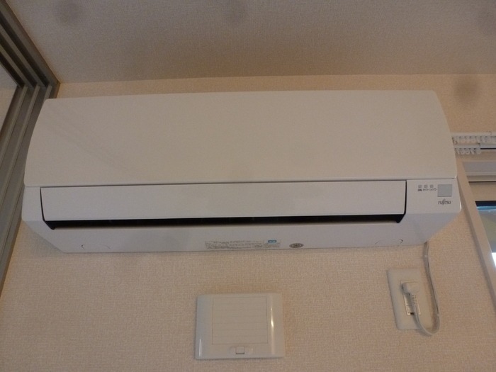 ��ʌ�����s�핽�Q���ڂ̃A�p�[�g�̂��̑��ݔ�