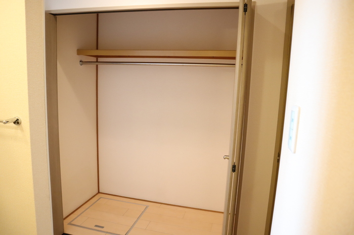 ��ʌ��k�����S�ɓޒ��厚�H�т̃A�p�[�g�̎��[