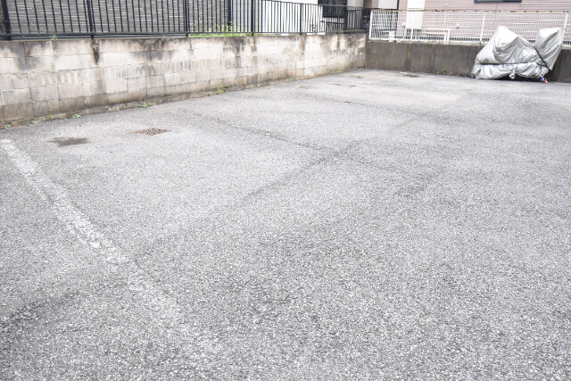 ��ʌ��������܎s��{��听���R���ڂ̃}���V�����̒��ԏ�