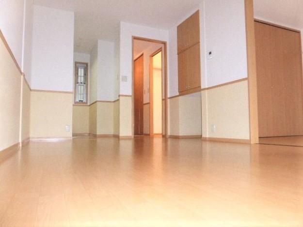 ��ʌ�����s�؂S���ڂ̃A�p�[�g�̋��ԁE���r���O