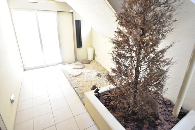 ��ʌ��������܎s��{��O���Q���ڂ̃}���V�����̃G���g�����X