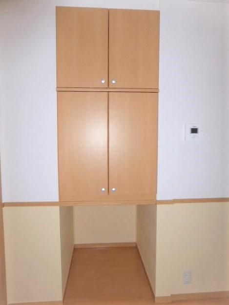 ��ʌ�����s�؂S���ڂ̃A�p�[�g�̂��̑��ݔ�