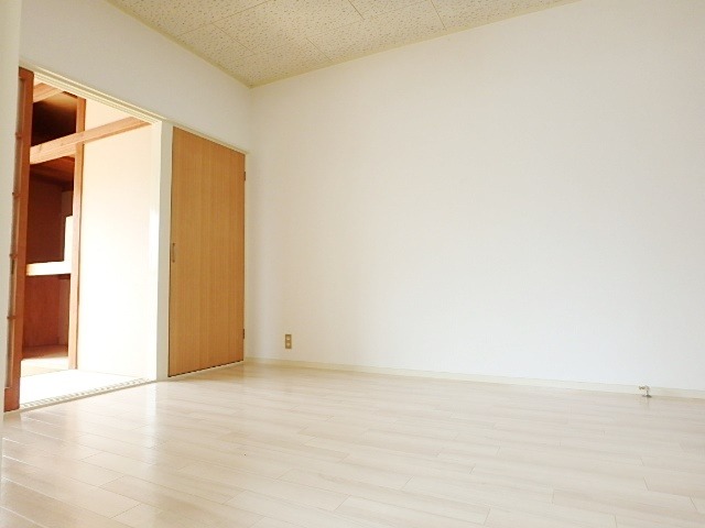 ��ʌ��������܎s��{��x�̓����P���ڂ̃A�p�[�g�̂��̑������E�X�y�[�X