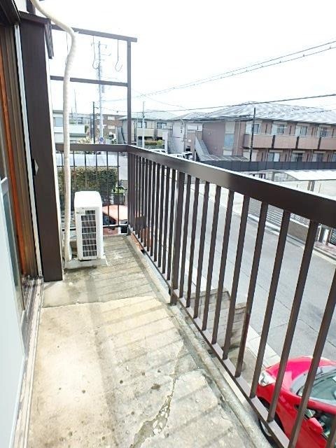 ��ʌ��������܎s��{��x�̓����P���ڂ̃A�p�[�g�̃o���R�j�[